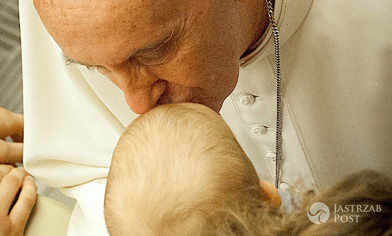 Papież Franciszek karmienie piersią