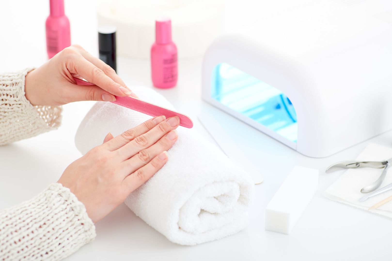 Wykonując samodzielnie manicure możesz sporo zaoszczędzić