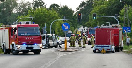 Poważny wypadek na DK 10. 4 osoby w szpitalu