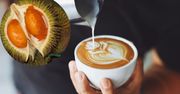 Smutna wiadomość dla wielbicieli porannej kawy. Wszystko przez śmierdzący owoc