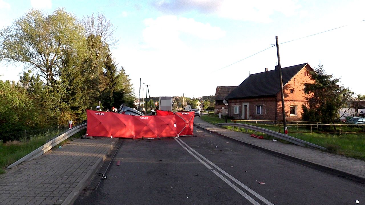Tragedia na drodze. Nie żyją 2 osoby