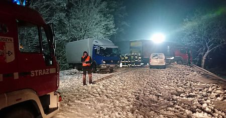Trudne warunki na drogach. Krajowa 11 i 10 zablokowana!