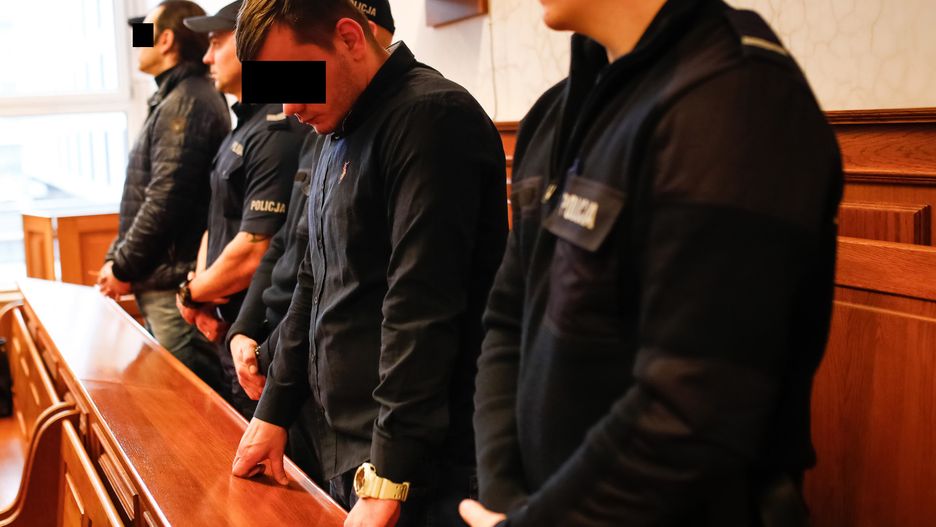 Paweł W. i Mariusz K . podczas ogłaszania wyroku w sprawie brutalnego pobicia