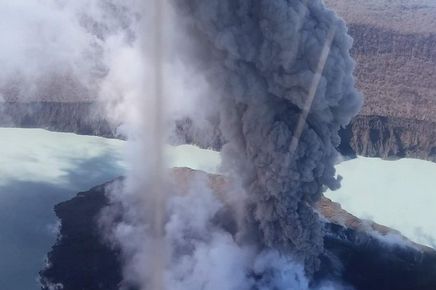 Ogłoszono 3 stopień zagrożenia. Erupcja wulkanu na wyspie Ambae