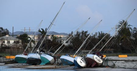 Moc huraganu Irma przeraża. Zmieniła kolor karaibskich wysp