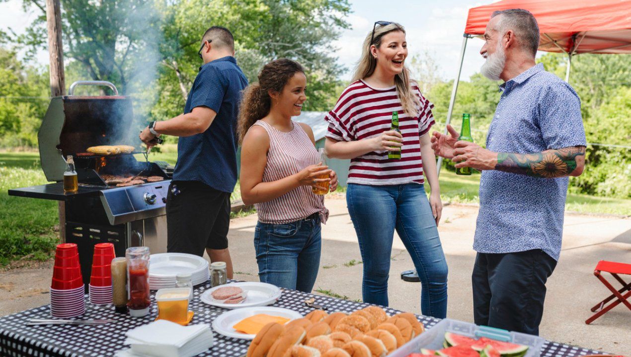 zasady savoir-vivre na grillu, które warto znać, fot. freepik