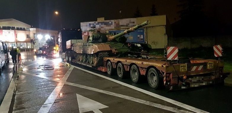 Inspekcja Transportu Drogowego zatrzymała lawety z czołgami.