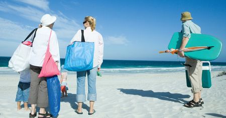 Na plażę z dziećmi zabierasz dużo ekwipunku? Te gadżety ułatwią transport
