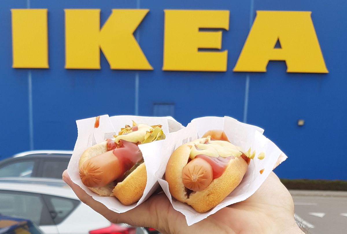 Drożeją hot dogi w Ikea. "Mandaty też powinny"