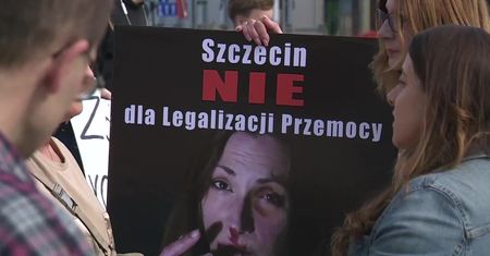 Protest w Szczecinie przeciw planom wypowiedzenia Konwencji Stambulskiej