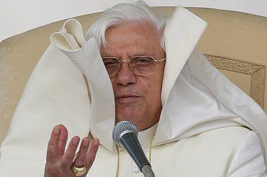 Benedykt XVI po polsku dziękuje za pontyfikat Jana Pawła II