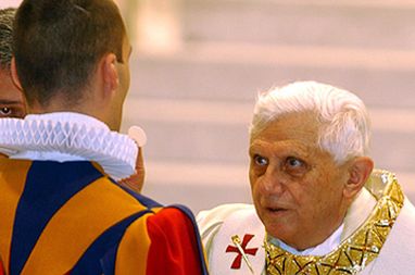 Papież Ratzinger, czyli "bella figura" Watykanu