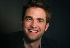 Robert Pattinson przebiera się milion razy