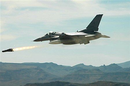 W piątek uroczyste zakończenie szkolenia pierwszych pilotów F-16