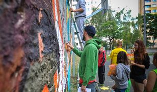 Zamiast siedzieć w domu, tworzą street art