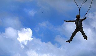 Lot nad dachami miasta