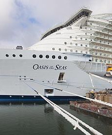 Statek gigant już na wodzie