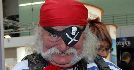 Łuczniczka walczy o ciebie z piratem