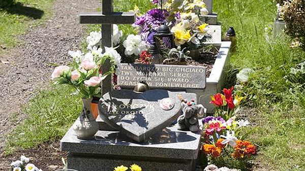Grób bezimiennego dwulatka z Cieszyna - tą sprawą żyła cała Polska. Teraz pojawił się nowy trop
