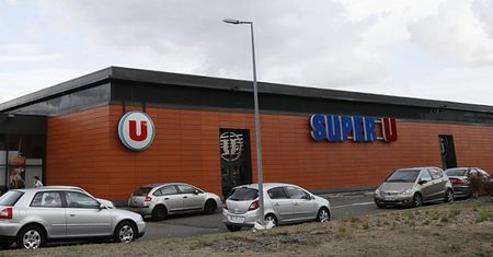 Strzelanina w supermarkecie pod Paryżem, 2 osoby są ciężko ranne