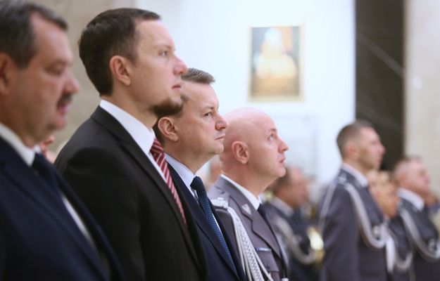 Wiceminister Tomasz Zdzikot (obok szefa MSW Mariusza Błaszczaka)