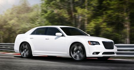 Chrysler 300 SRT8: limuzyna z silnikiem Hemi