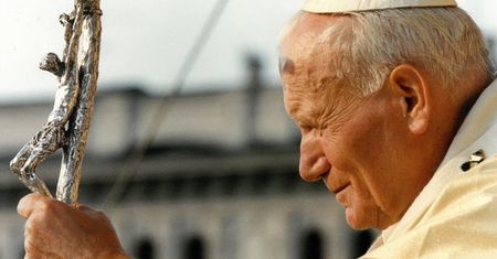Kard. Dziwisz: św. Jan Paweł II był człowiekiem Krzyża.