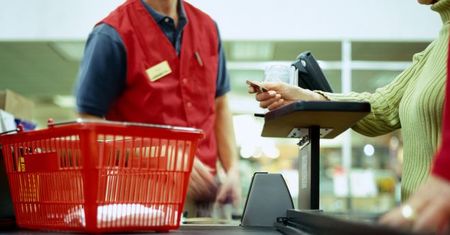 Tak pracodawcy łamią prawa pracowników hipermarketów