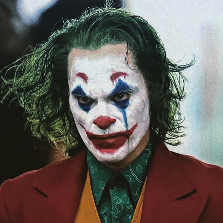 Joker: w filmie pojawią się Alfred Pennyworth i młody Bruce Wayne. Znamy obsadę