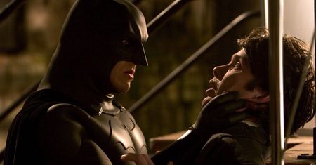 Program TV na wtorek – "Batman: Początek", "Teoria wszystkiego", "Pamięć absolutna" [04-02-2020]