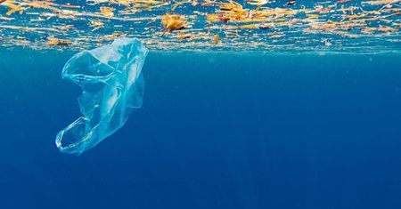 Chiny wyrzucają więcej śmieci do oceanu. Niechlubny rekord pobity