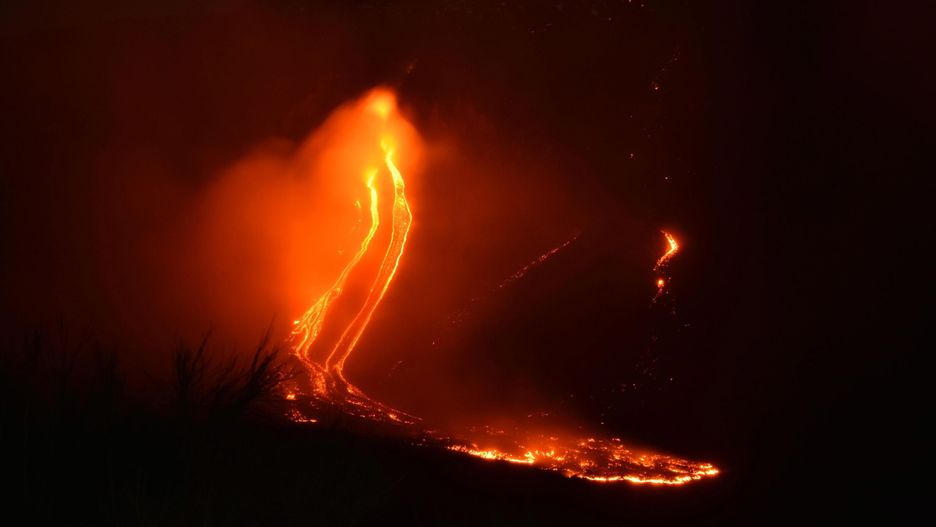Silna erupcja Etny spowodowała serię wstrząsów na Sycylii