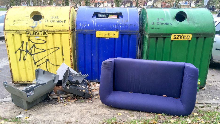 Druki awizo na śmietniku. Kto je wyrzucił? 
