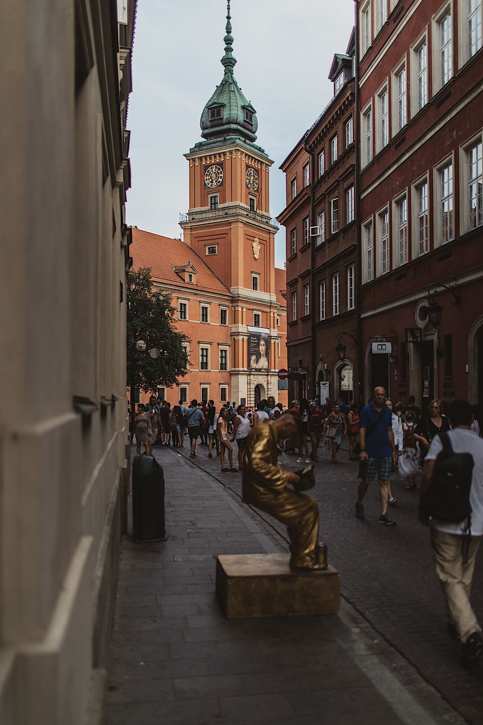 Dziś Stare Miasto tętni życiem
