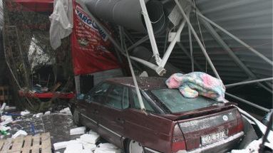 Fragment zawalonej hali