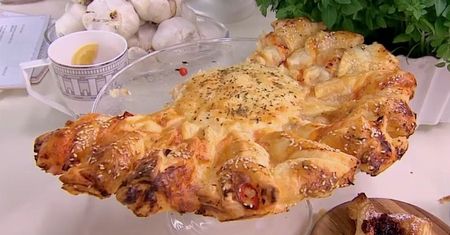 Wariacje na temat ciasta francuskiego: z kurczakiem i budyniem