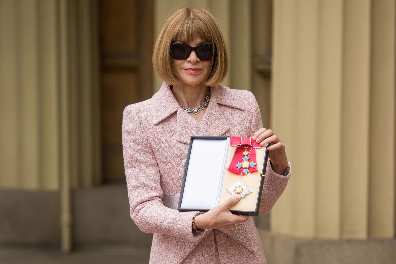 Anna Wintour uhonorowana przez Elżbietę II