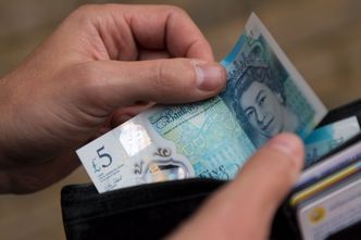 Kursy walut. Rynek liczy na porozumienie w sprawie brexitu