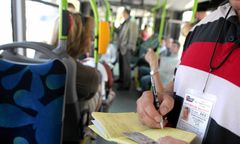 Kanar wypchnął dziewczynkę z tramwaju. Co zrobiła jej matka?