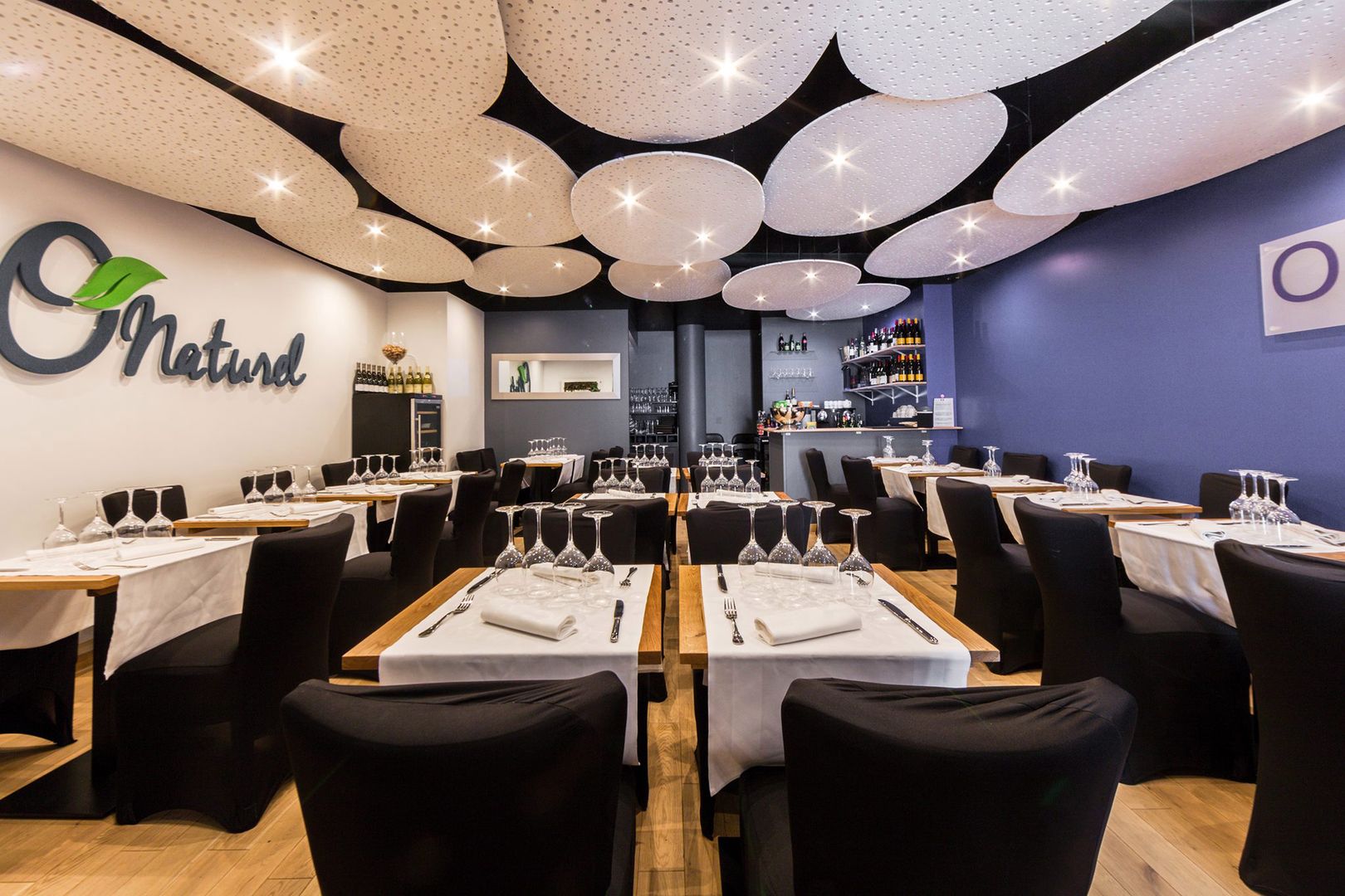 Restauracja O'naturel znajduje się w Paryżu 