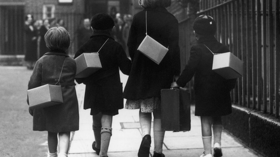 "Przeżycie traktowałam w kategoriach osobistej walki ze strasznym panem Hitlerem"