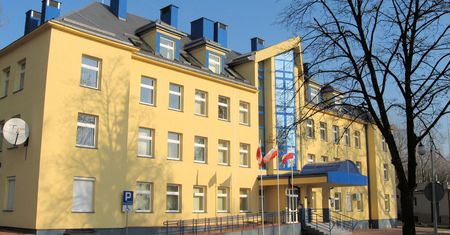 Przewodnicząca Rady Powiatu głosowała na dwie ręce. "Przez pomyłkę"
