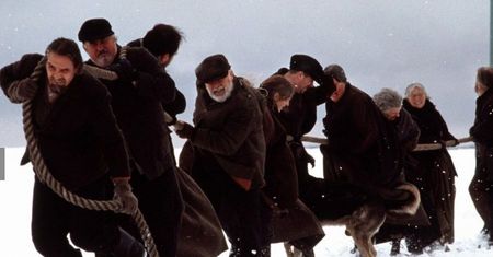 Dzisiaj w TV film o mrocznej przeszłości. Aktorski popis hollywoodzkiego duetu