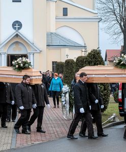 Emocjonalny pogrzeb nastolatek z Tryńczy.  Ludzie mdleli w czasie ceremonii