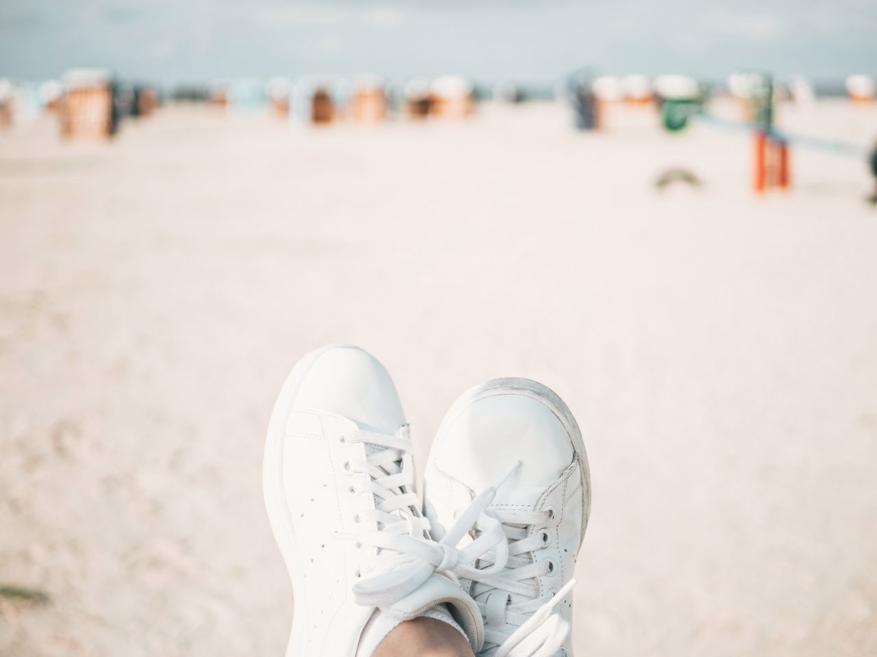 Białe buty sportowe – za co je kochamy?