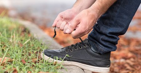 Czyszczenie butów sportowych. Jest na to sposób