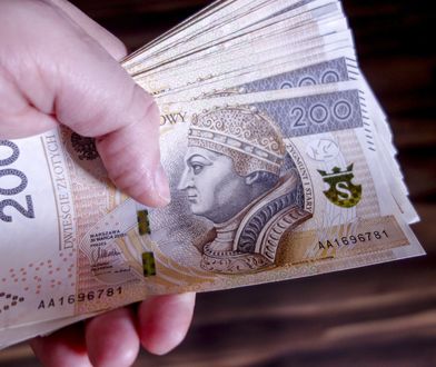 "Zamożny Polak" zaczyna się od 10 tys. na rękę. "Kolejne statystyczne kłamstwo"