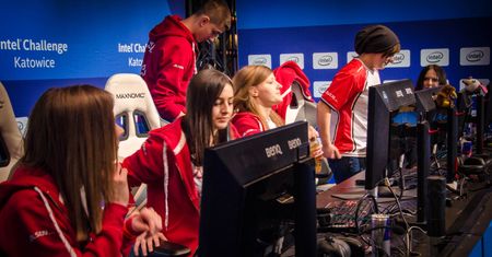 "Podział esportu na płcie jest dobry". Rozmawiamy z Alsen Team, polską drużyną żeńskiego Counter-Strike'a