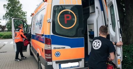 Człowiek pogrzebany żywcem. Z kontenera dochodziły jęki