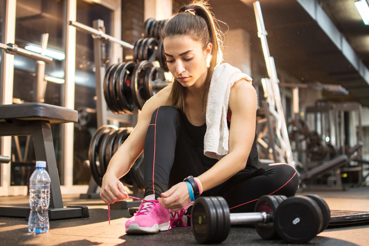 Strój na siłownię - jak skompletować strój sportowy?
